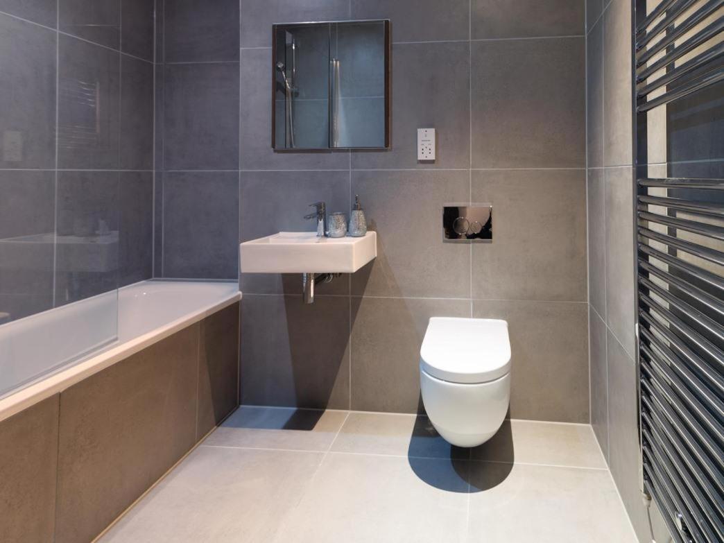 Central Tower Bridge Apartment London Phòng bức ảnh